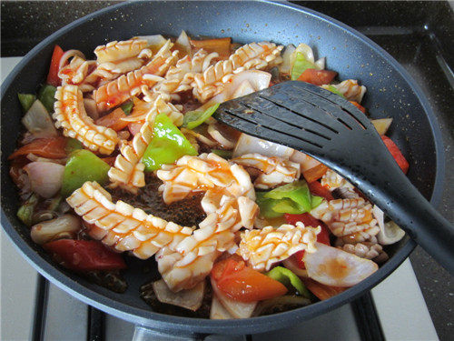 Steps for Making Sweet and Spicy Sauce Squid