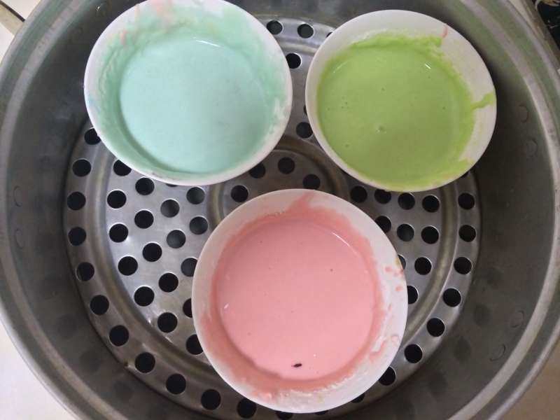 Steps for Making Colorful Ice Skin Mooncakes