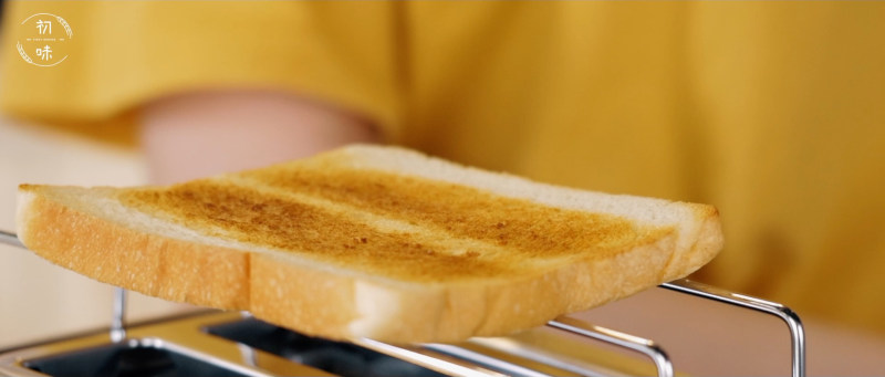 Cotton Candy Toast with a Stringy Effect, a New Breakfast Idea! Cooking Steps