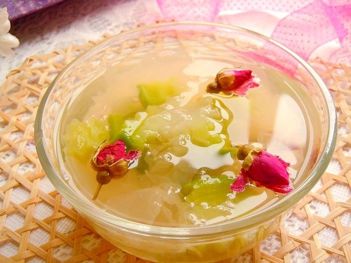 Rose and Tremella Soup