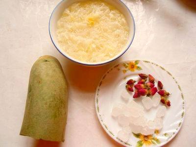 Steps for making Rose and Tremella Soup