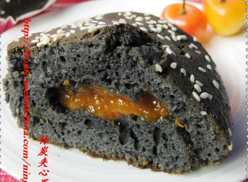 Steps for Making Bamboo Charcoal Stuffed Cake