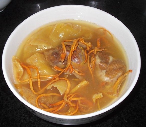 Steps for Making 【Cantonese Cuisine】Fish Maw, Cordyceps Flower, and Shark Fin Soup