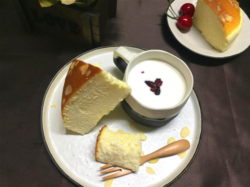 Oil-free Yogurt Almond Cake