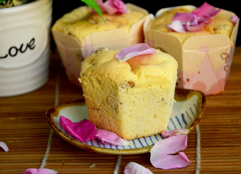 Rose Fresh Flower Cake