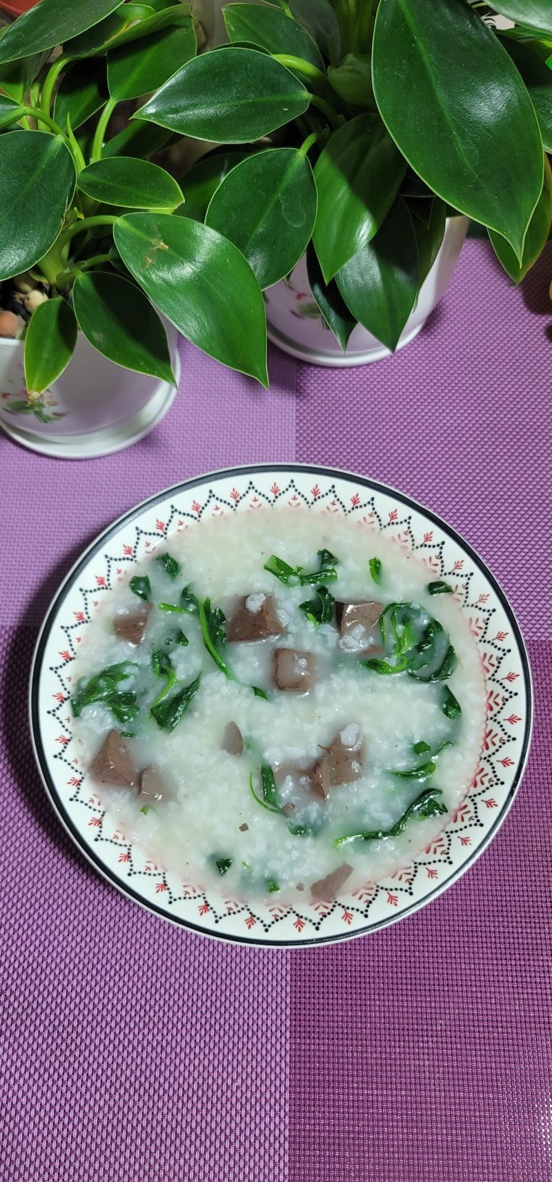 Steps for Making Goji Leaf and Pig Liver Congee