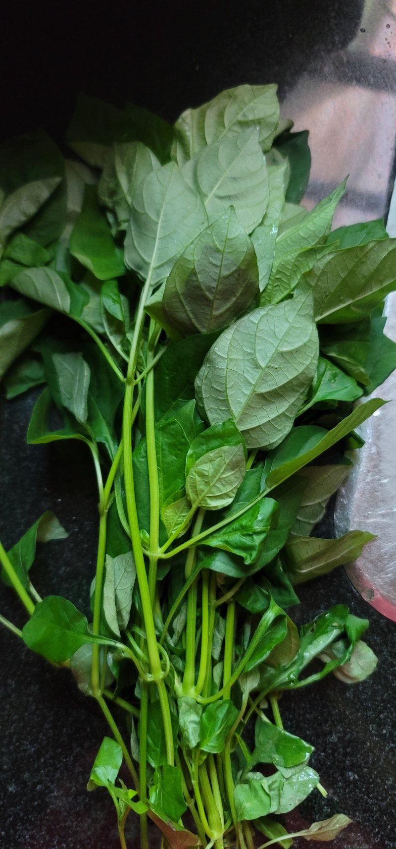 Steps for Making Goji Leaf and Pig Liver Congee