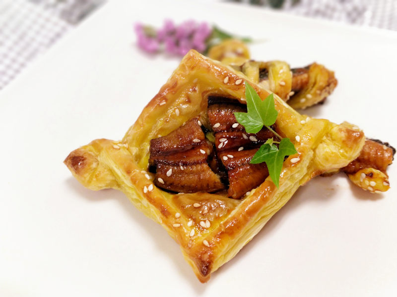 Cooking Steps for Three Delicious Ways to Enjoy Puff Pastry Eel