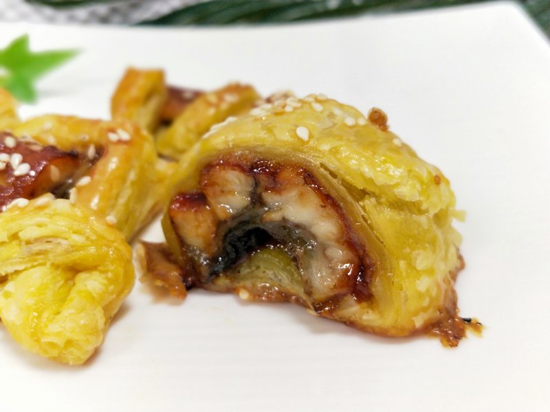 Cooking Steps for Three Delicious Ways to Enjoy Puff Pastry Eel