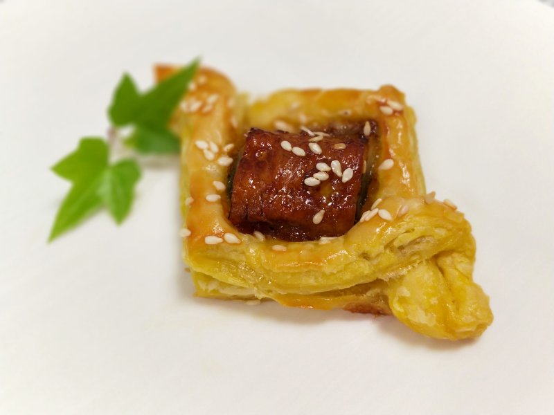 Cooking Steps for Three Delicious Ways to Enjoy Puff Pastry Eel