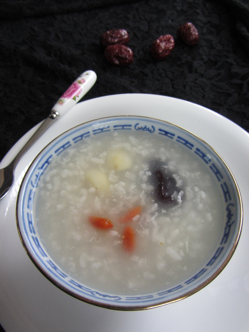 Goji Lily Glutinous Rice Porridge