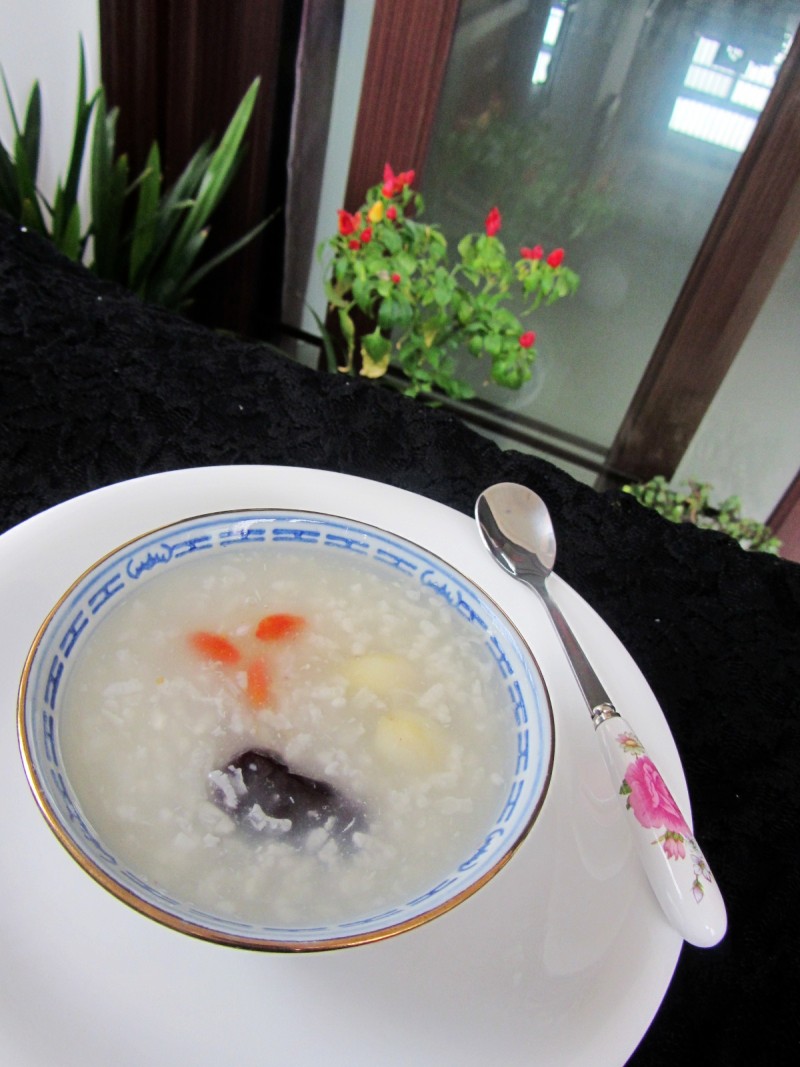 Goji Lily Glutinous Rice Porridge