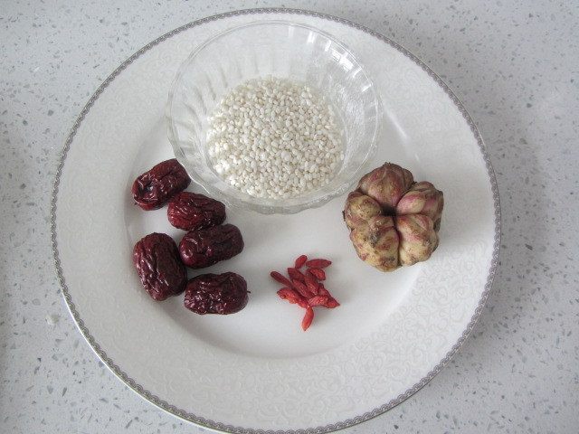 Steps to Cook Goji Lily Glutinous Rice Porridge