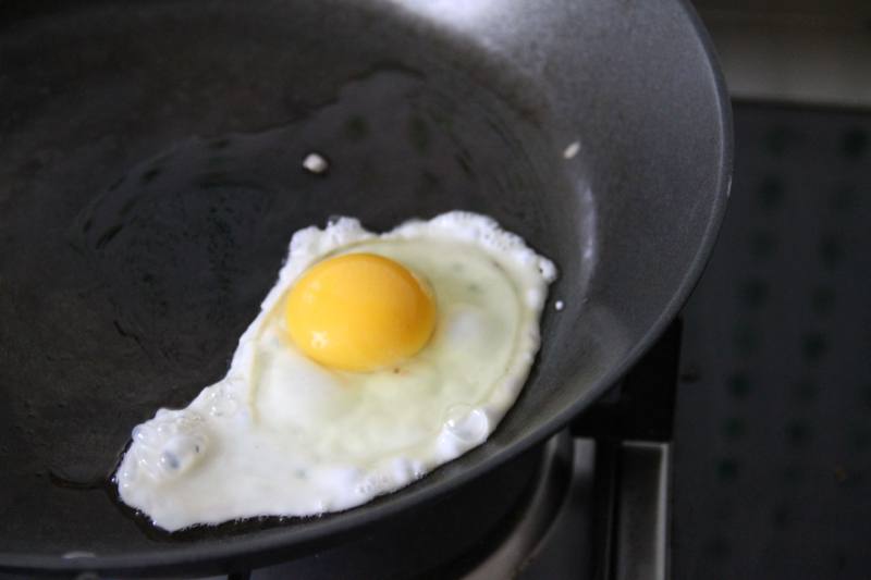 Steps for Making Breakfast Burger