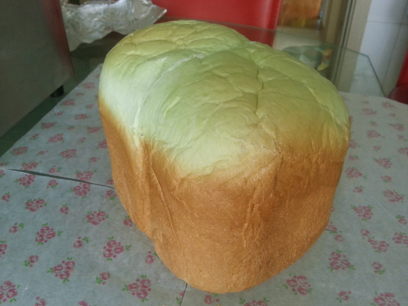 Step-by-Step Instructions for Pandan Honey Bean Bread (Tangzhong)