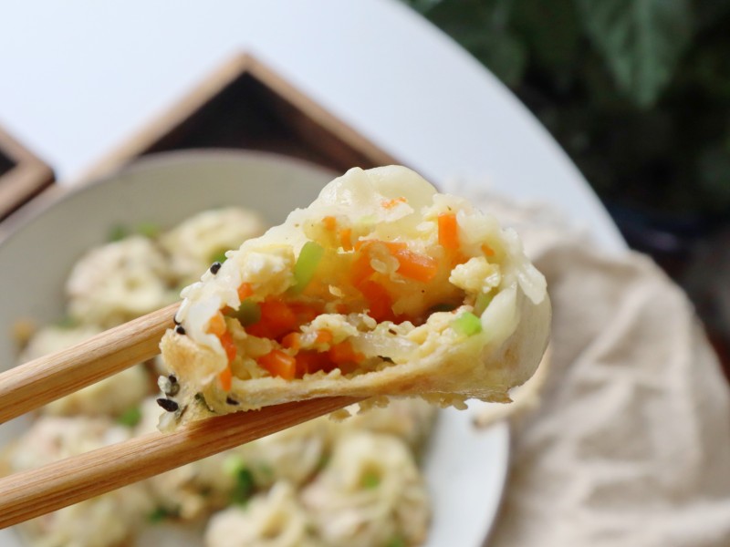 Steps for Making Turnip and Egg Pan-Fried Buns