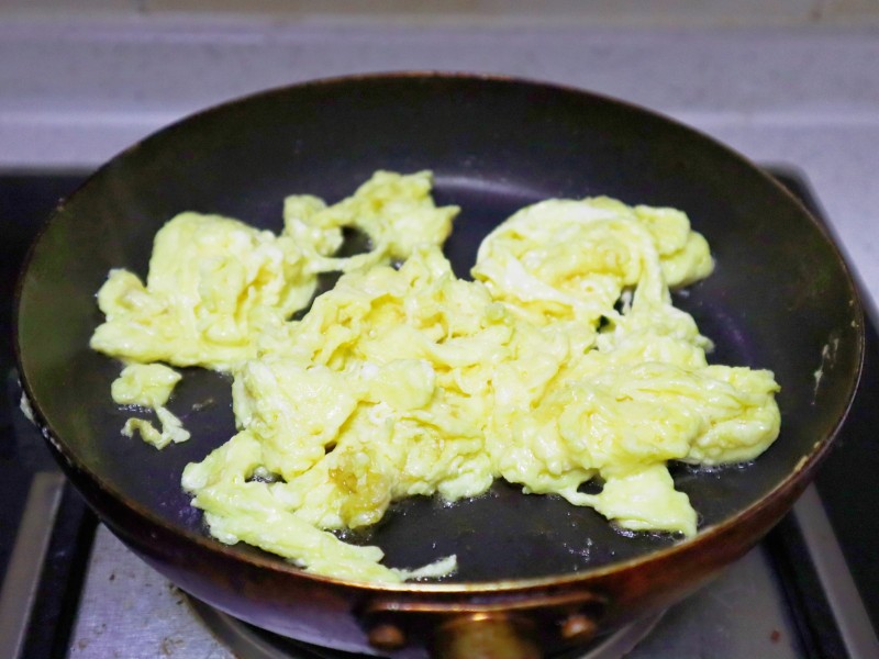 Steps for Making Turnip and Egg Pan-Fried Buns