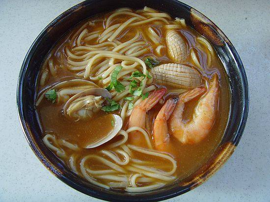 Steps for Making Thai Seafood Noodles