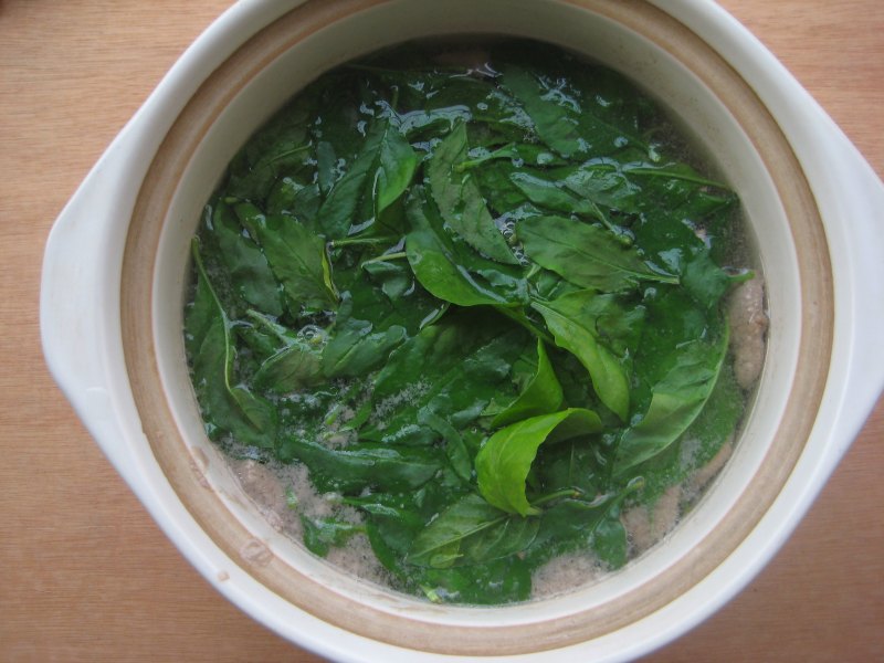 Goji Leaf and Pork Offal Soup Cooking Steps