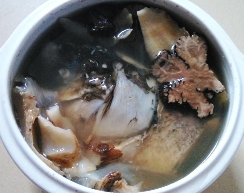 Headache Remedy—Fish Head Soup with Gastrodia, Chuān Gōng, Bai Zhǐ