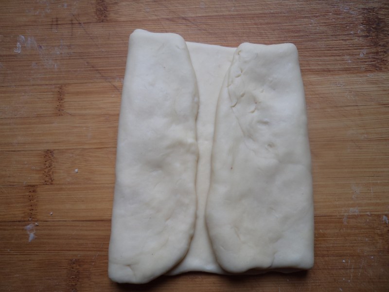 Steps for Making Crispy and Soft Hand-Torn Bread