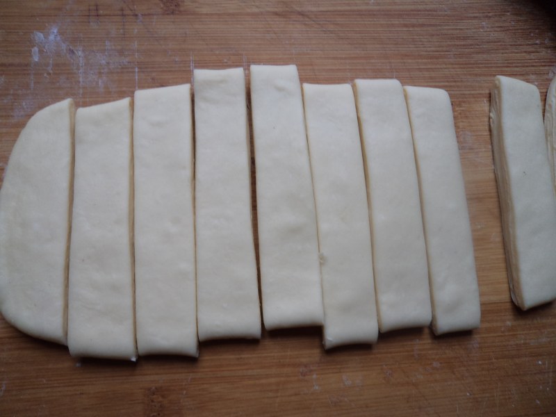 Steps for Making Crispy and Soft Hand-Torn Bread