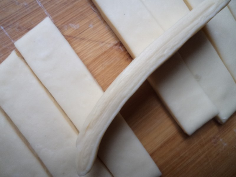 Steps for Making Crispy and Soft Hand-Torn Bread