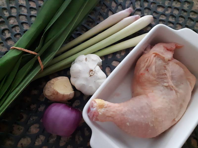 Steps for Cooking Thai Pandan Leaf Chicken