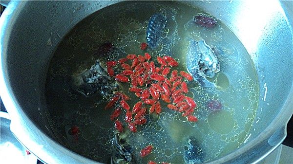 Steps for Cooking Ginseng, Huai Shan and Bamboo Chicken Soup