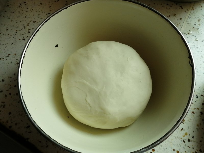 Steps for Making Walnut and Black Sesame Sugar Bun