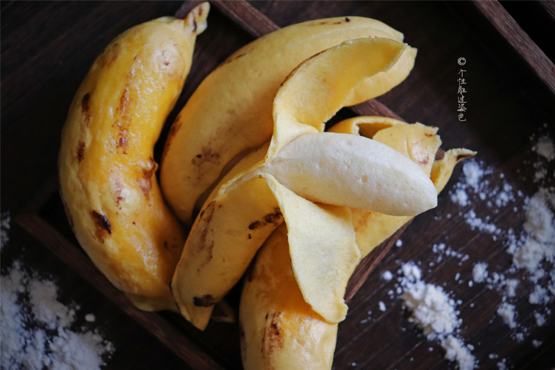 Steps for Making Simulated Banana Steamed Bun