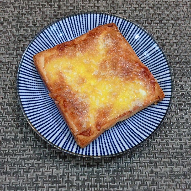 Steps for Making Caramel Cheese Toast Slices