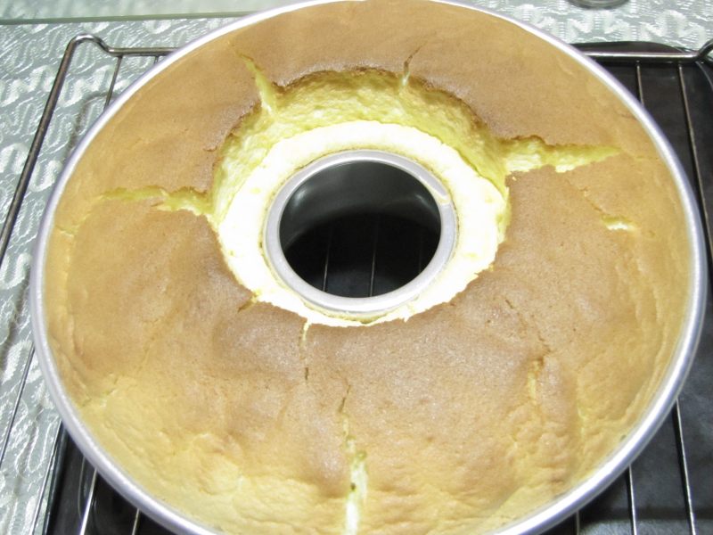 Steps for Making Vanilla Chiffon Cake