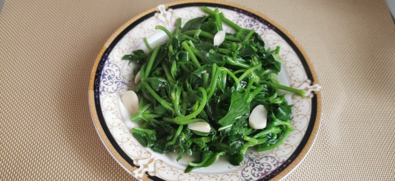 Stir-fried Field Seven Seedlings