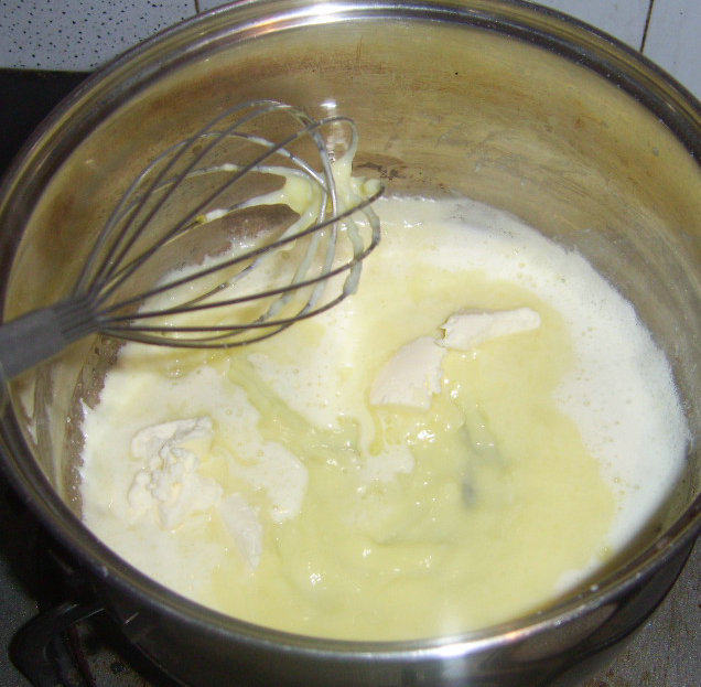 Steps for Making Egg Yolk Pie