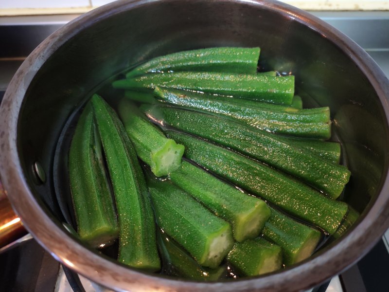 Steps for Making Cool Okra Salad