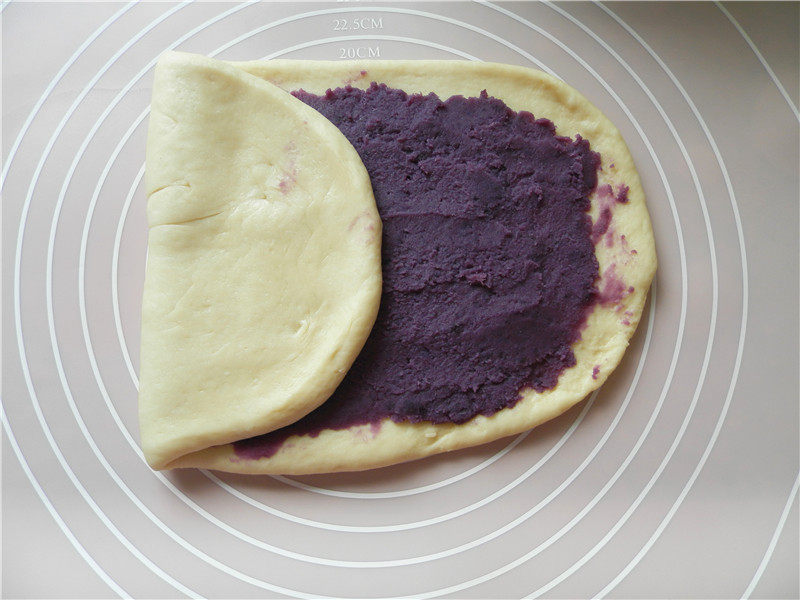 Steps for Making Purple Sweet Potato Rose Bread