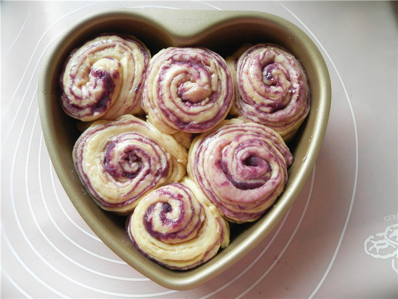 Steps for Making Purple Sweet Potato Rose Bread