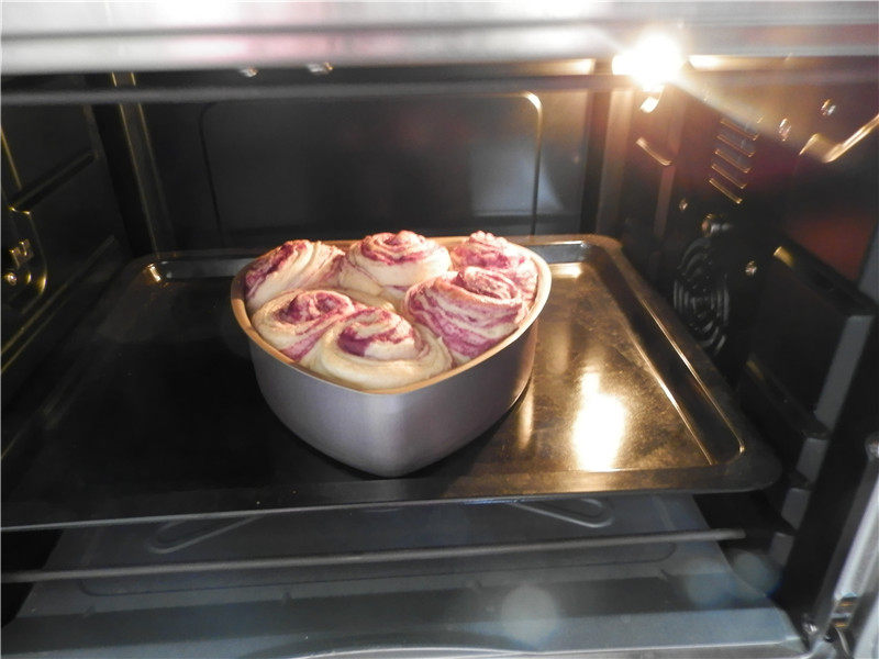 Steps for Making Purple Sweet Potato Rose Bread