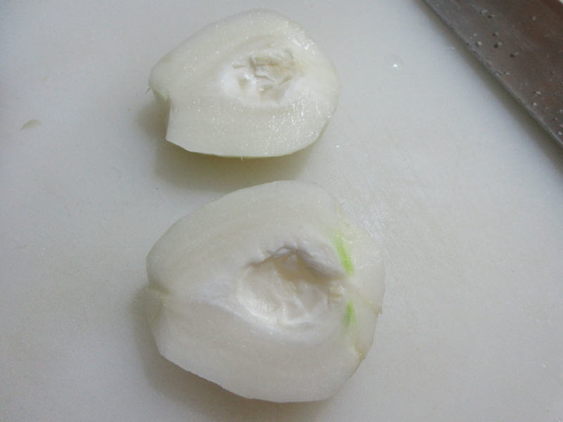 Steps for Making Sweet and Sour Stir-Fried White Loofah