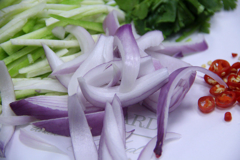 Steps for Making Grilled Clam Noodles