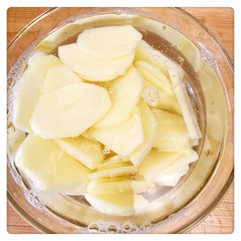 Steps to Make Celery and Potato Slices