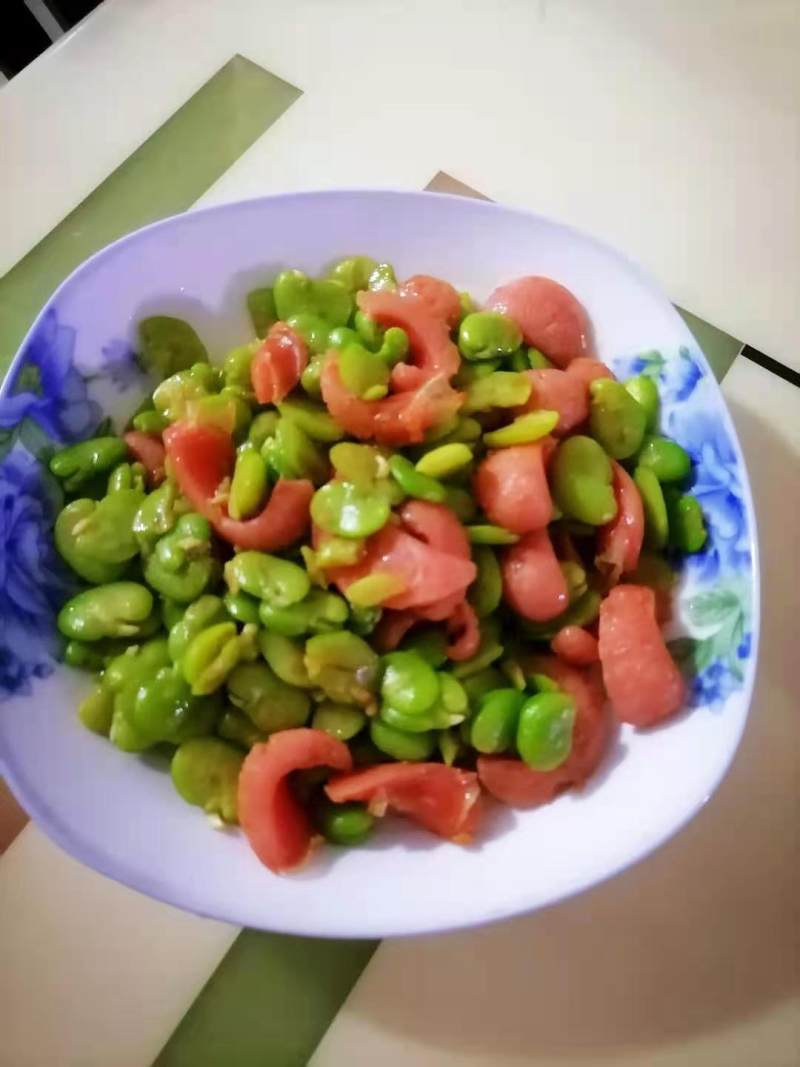 Sautéed Broad Beans with Hot Dogs