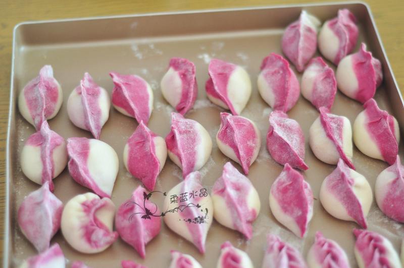 Steps to Make Bi-Color Rouge Seafood Dumplings