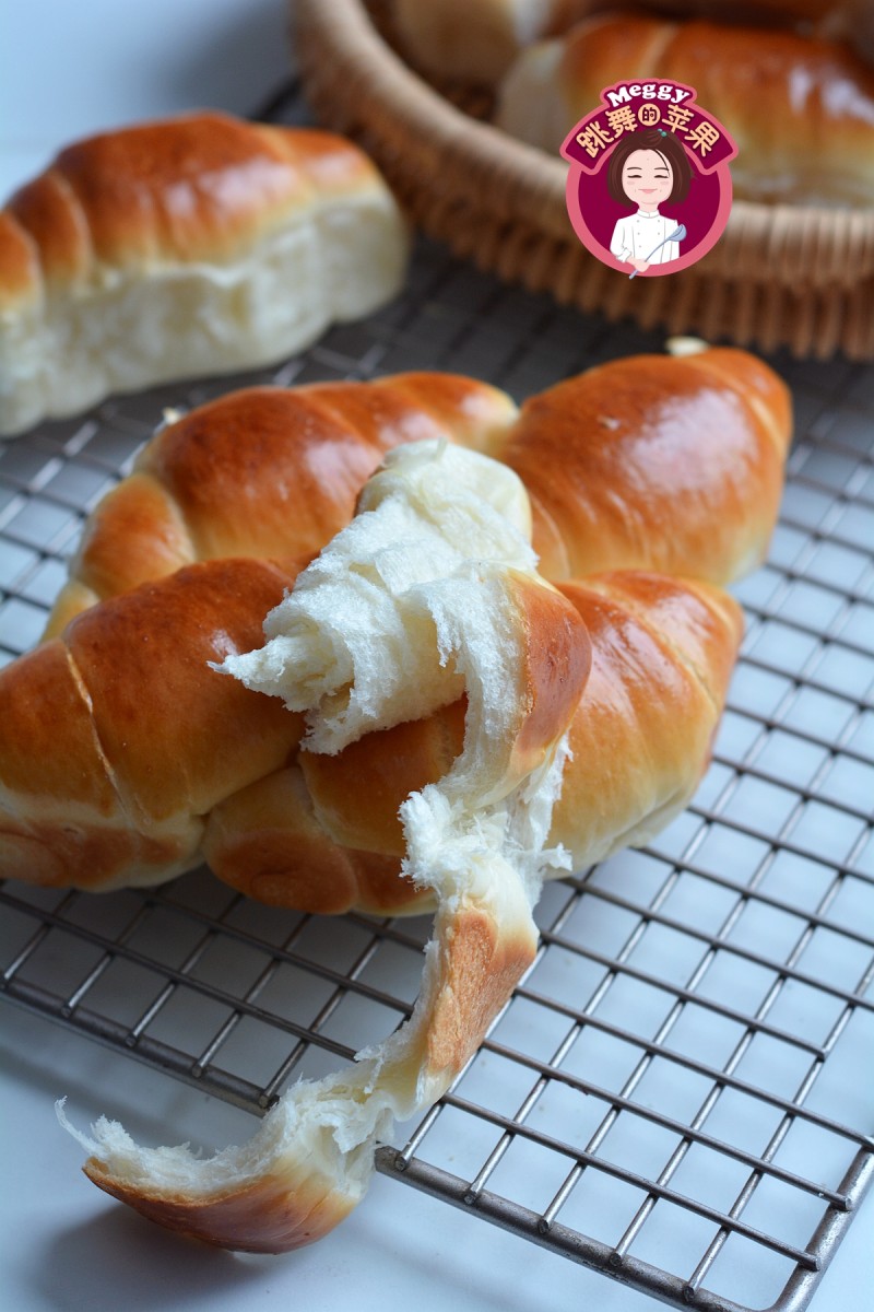 Polish Croissant Bread