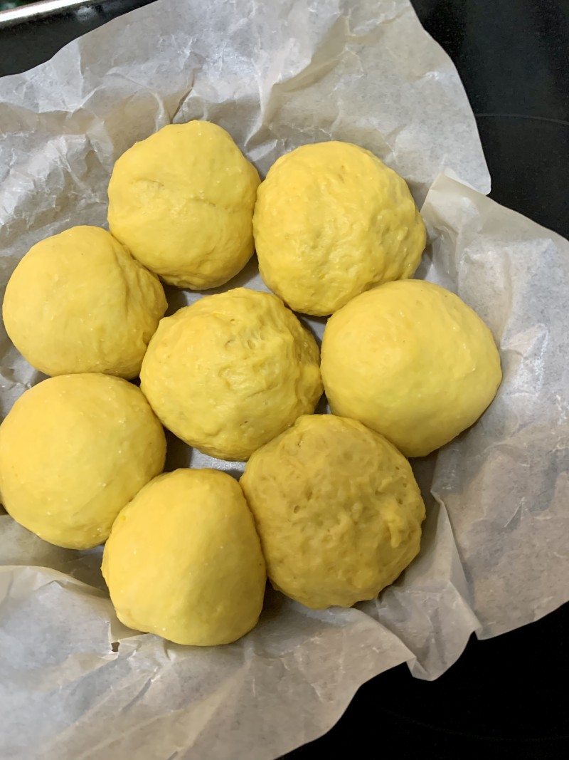 Steps for Making Coconut Golden Buns (Hand-Kneaded Bread)