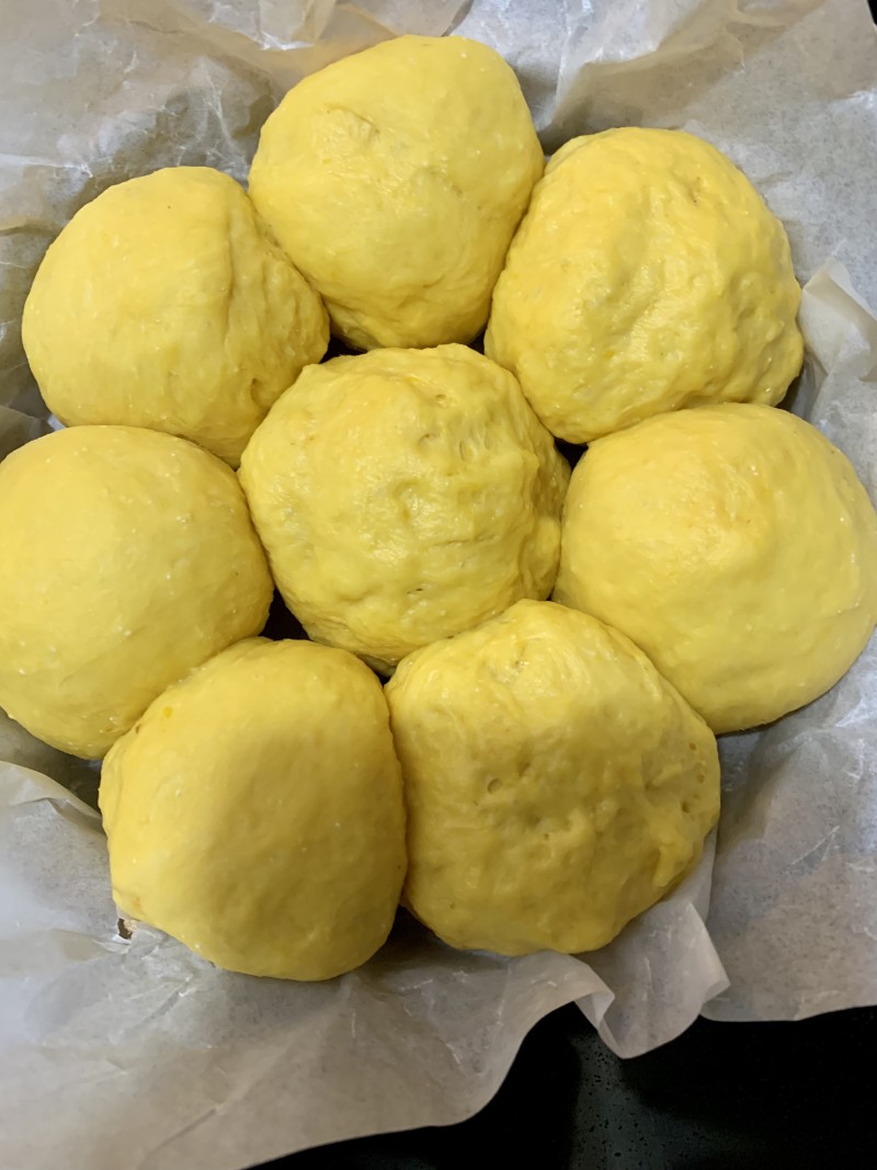 Steps for Making Coconut Golden Buns (Hand-Kneaded Bread)