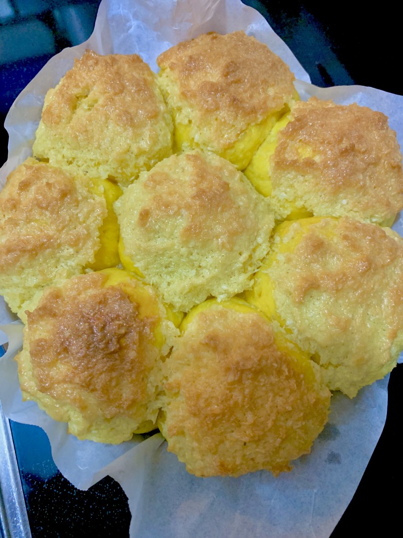 Steps for Making Coconut Golden Buns (Hand-Kneaded Bread)