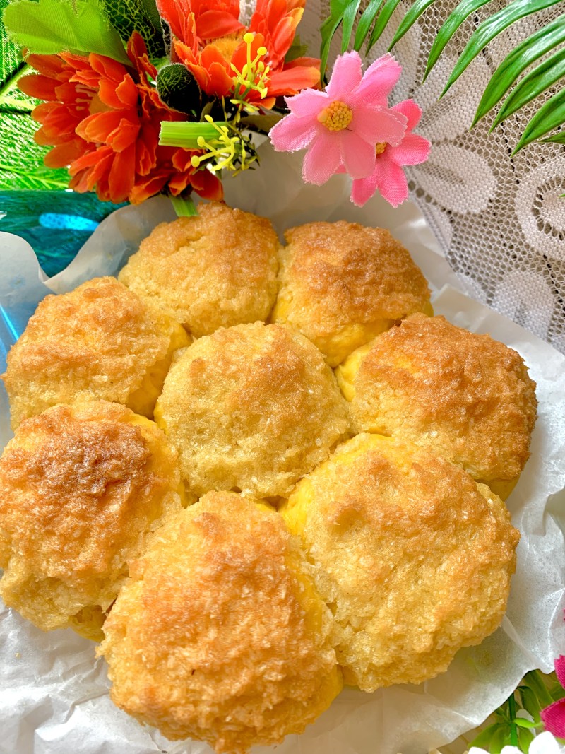 Coconut Golden Buns (Hand-Kneaded Bread)