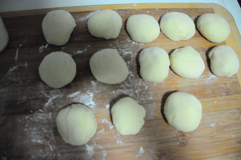 Steps for Making Delicious Mini Buns